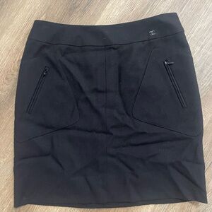 Chanel black 100% wool skirt
Women’s size 36